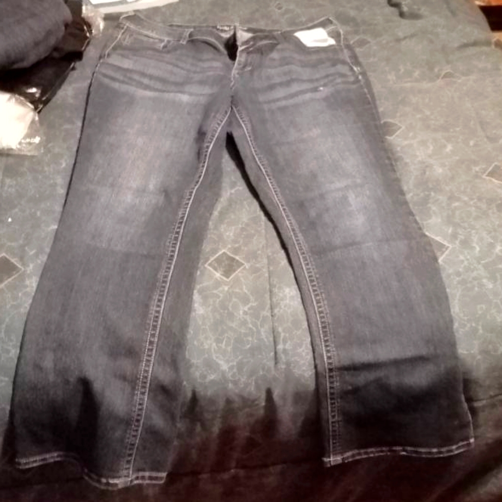 Maurices jeans
